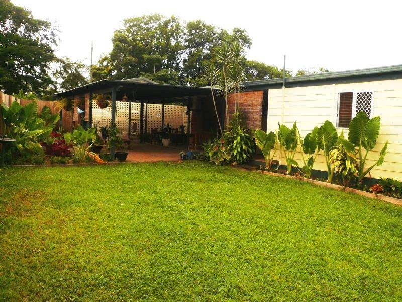 27 Kevin Street, Whitfield QLD 4870
