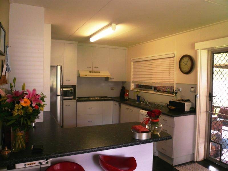 27 Kevin Street, Whitfield QLD 4870