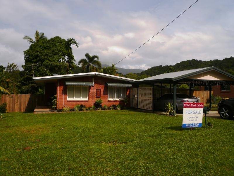 27 Kevin Street, Whitfield QLD 4870