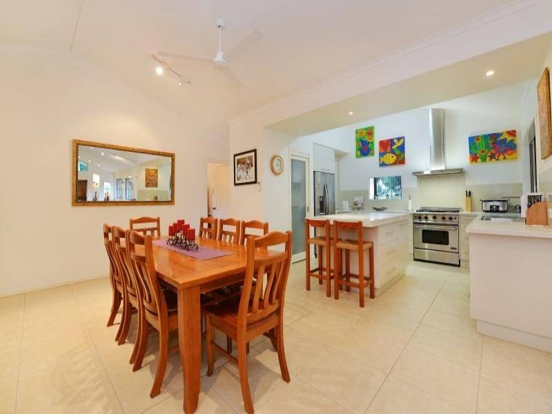 64 Hutchinson, Whitfield QLD 4870