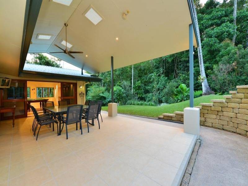 64 Hutchinson, Whitfield QLD 4870