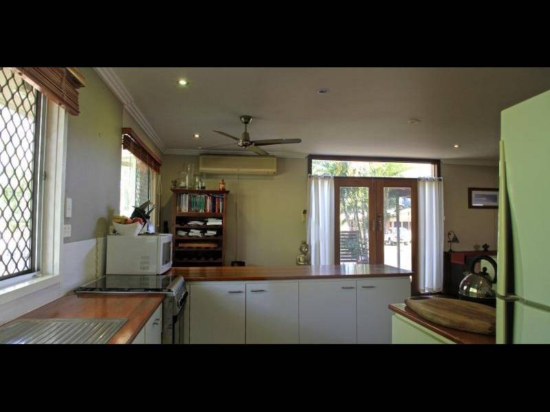 12 Hillview Crescent, Whitfield QLD 4870