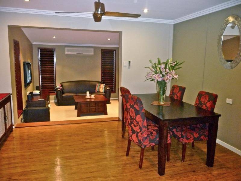 12 Hillview Crescent, Whitfield QLD 4870