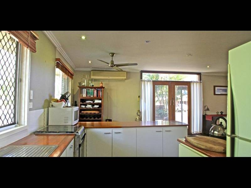 12 Hillview Crescent, Whitfield QLD 4870