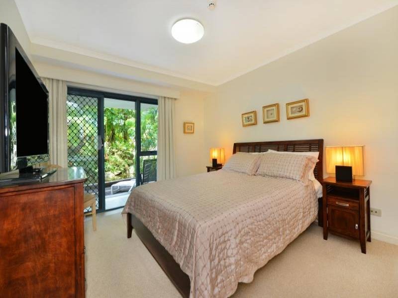 2/181 Esplanade, Cairns North QLD 4870