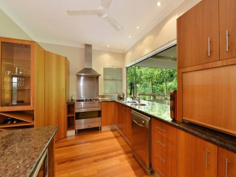 28 Gloucester Street, Whitfield QLD 4870