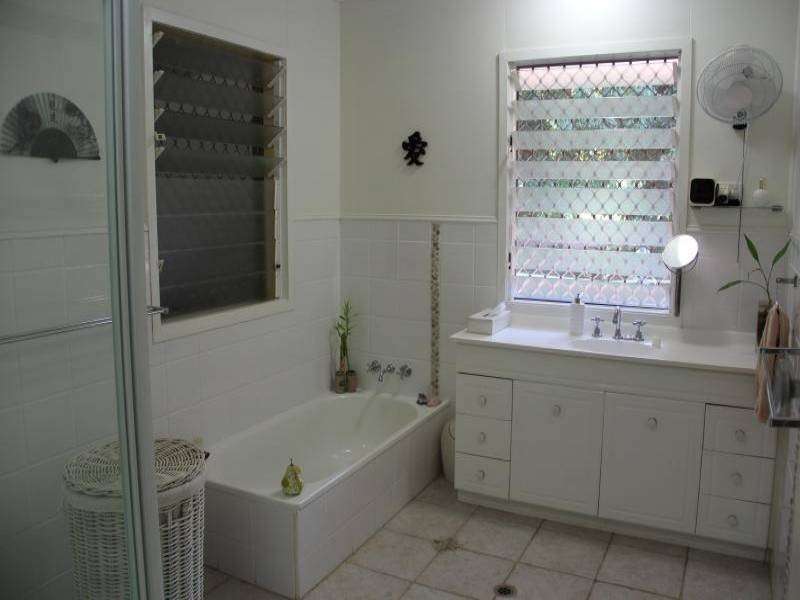 24 Hodel Street, Whitfield QLD 4870
