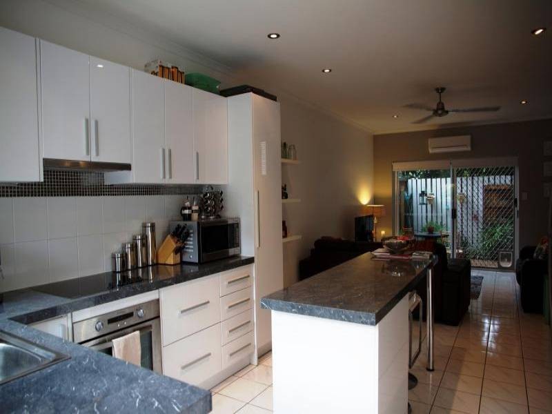 2/15-17 Vallely, Freshwater QLD 4870