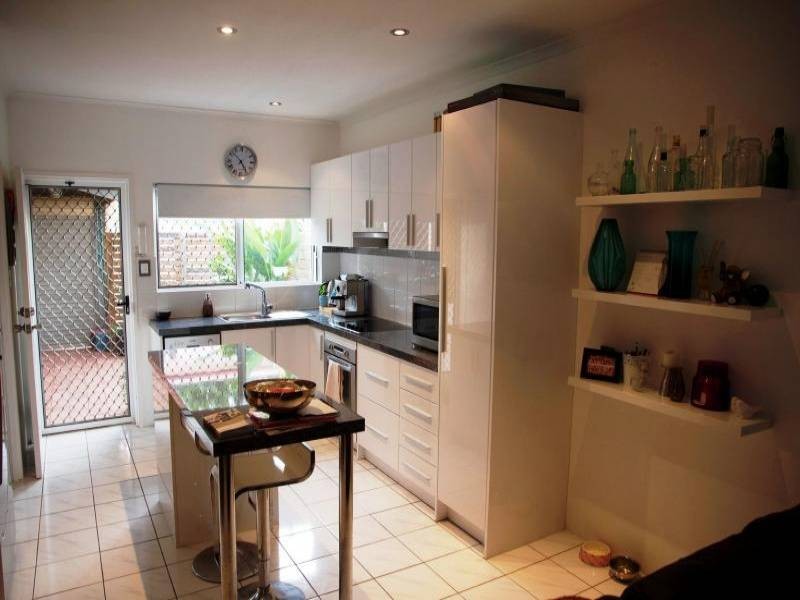 2/15-17 Vallely, Freshwater QLD 4870