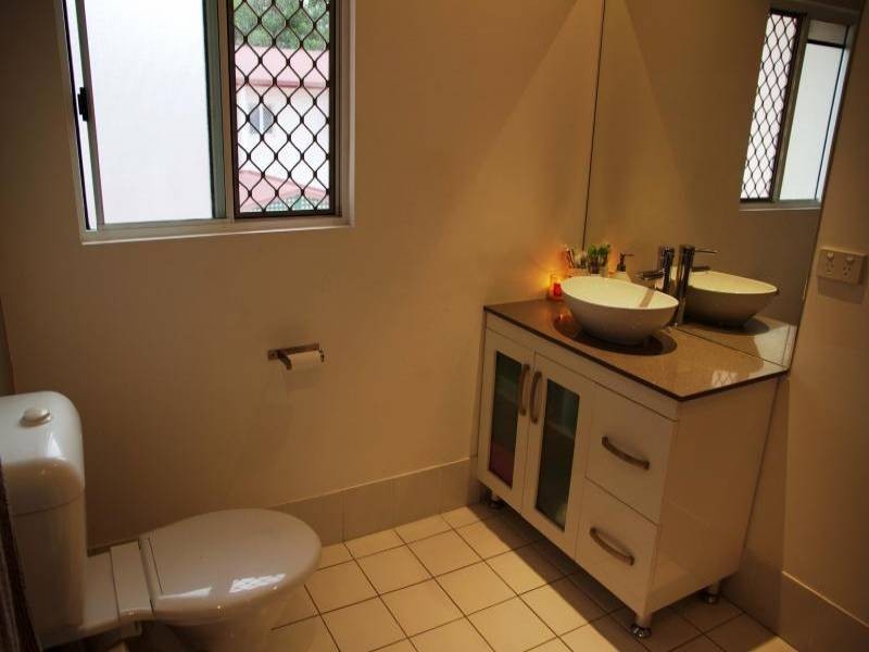 2/15-17 Vallely, Freshwater QLD 4870