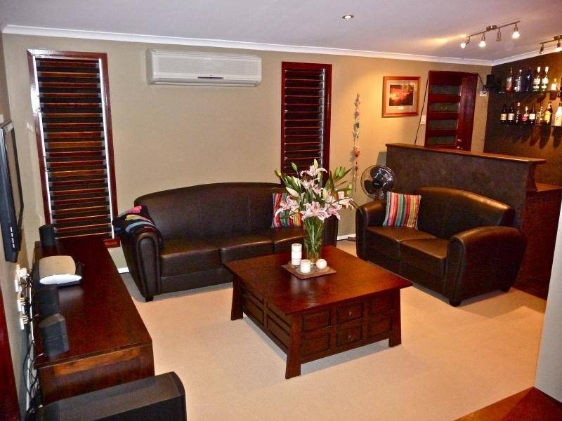 12 Hillview Crescent, Whitfield QLD 4870