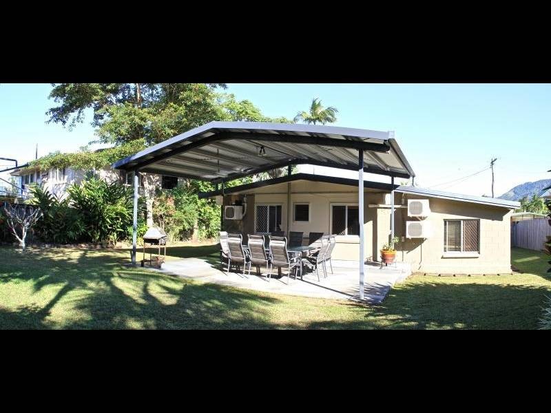 12 Hillview Crescent, Whitfield QLD 4870