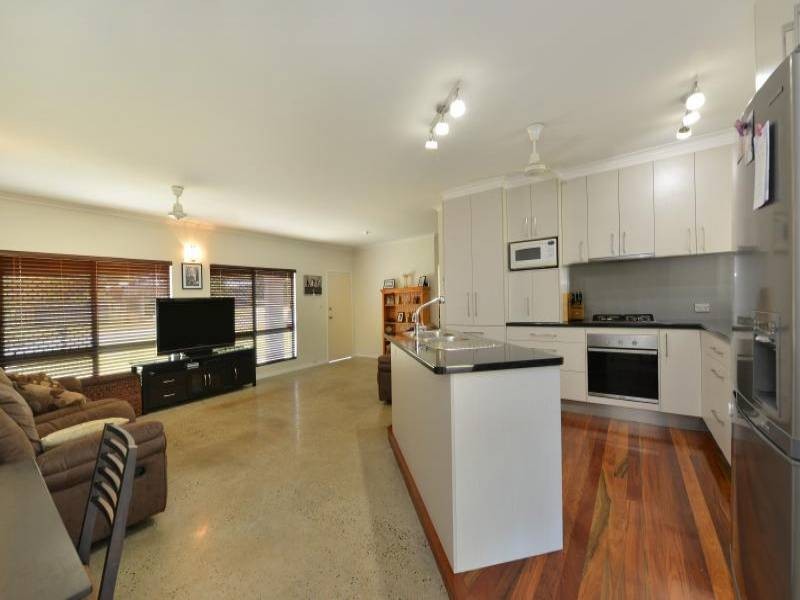 17 Longden Street, Brinsmead QLD 4870