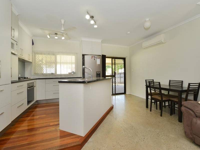17 Longden Street, Brinsmead QLD 4870