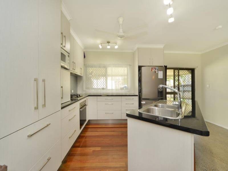 17 Longden Street, Brinsmead QLD 4870