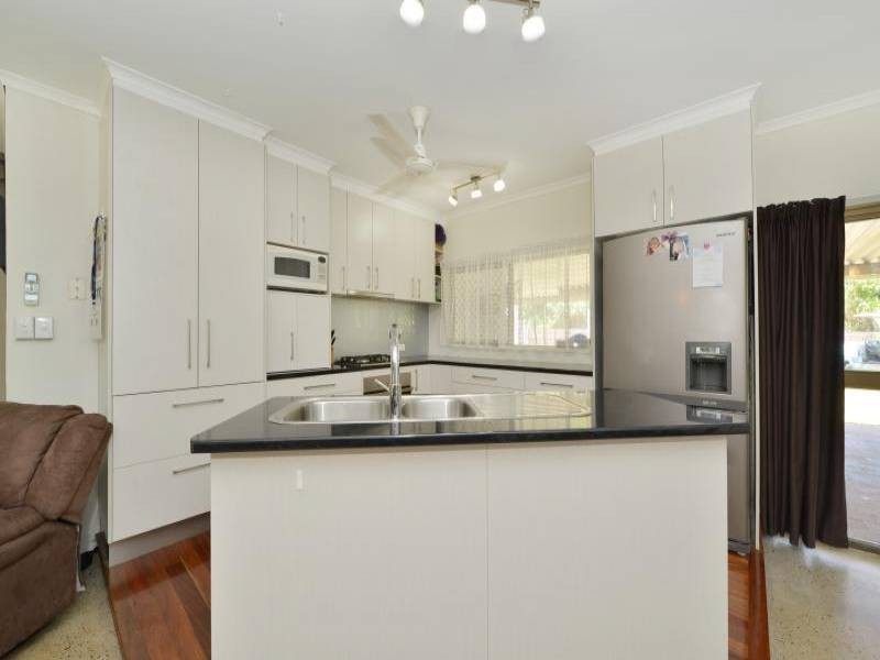 17 Longden Street, Brinsmead QLD 4870