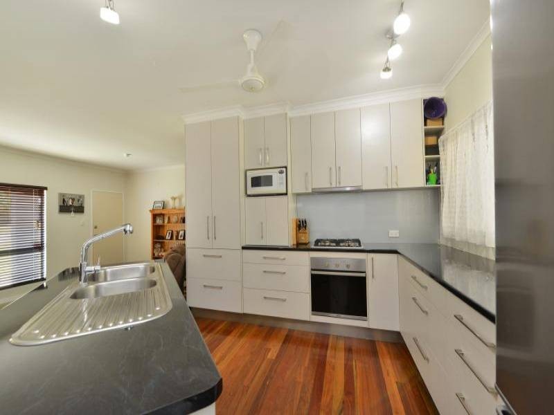 17 Longden Street, Brinsmead QLD 4870