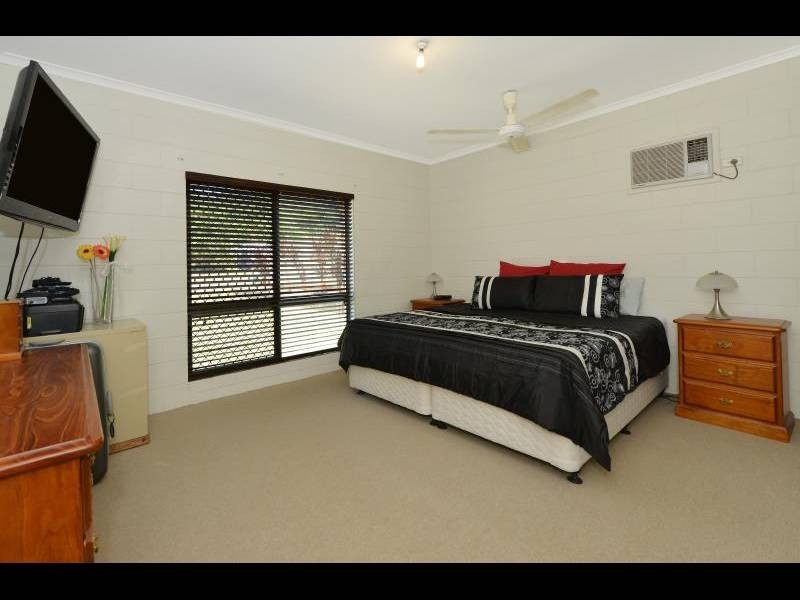 17 Longden Street, Brinsmead QLD 4870