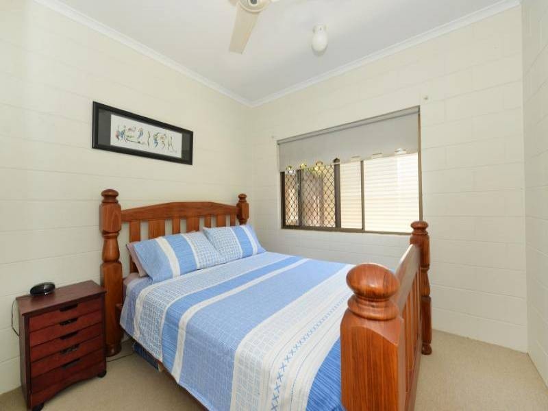 17 Longden Street, Brinsmead QLD 4870