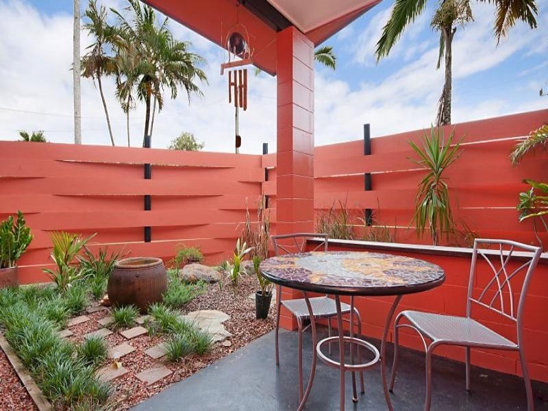 10 Oleander Street, Holloways Beach QLD 4878