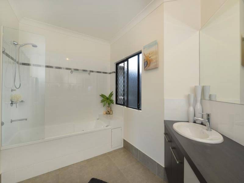 48 Pepperwood Street, Redlynch QLD 4870