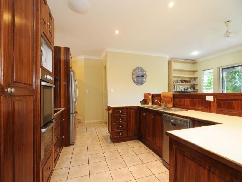 7 Rogers Close, Whitfield QLD 4870