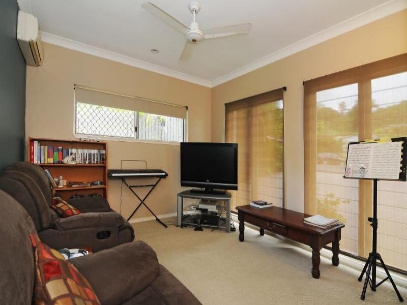 7 Rogers Close, Whitfield QLD 4870