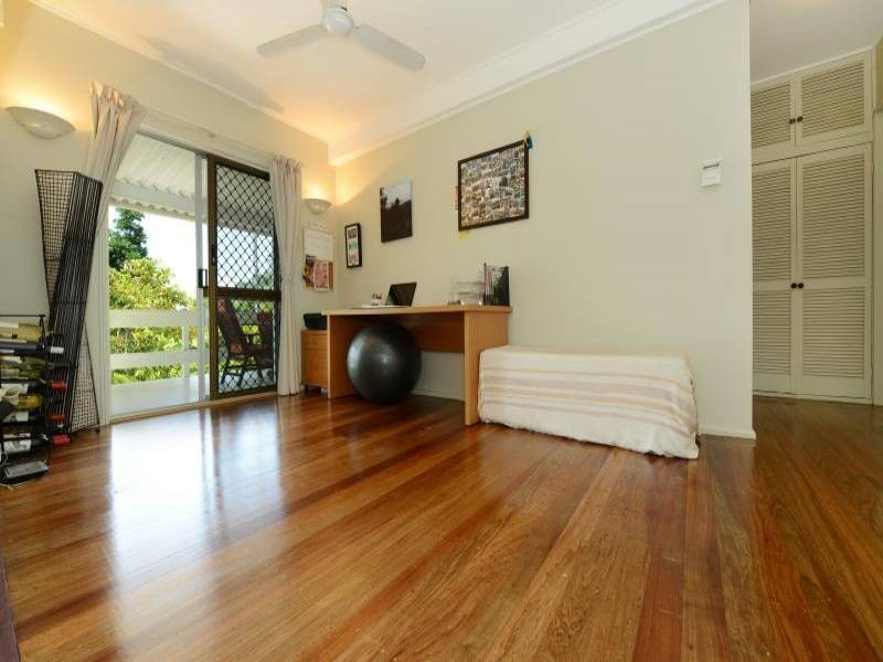 98 Hillview Crescent, Whitfield QLD 4870