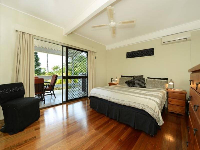 98 Hillview Crescent, Whitfield QLD 4870