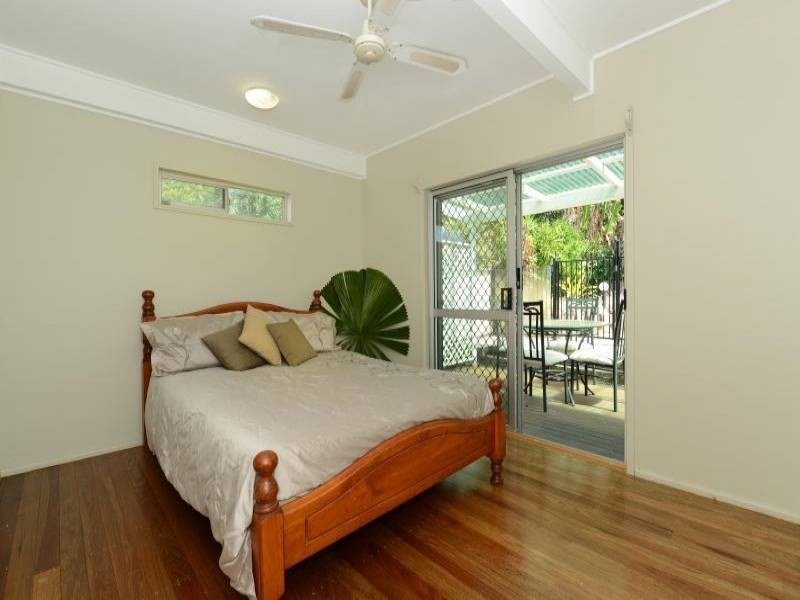 98 Hillview Crescent, Whitfield QLD 4870