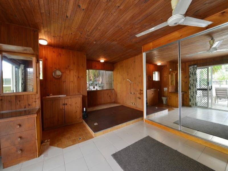 98 Hillview Crescent, Whitfield QLD 4870