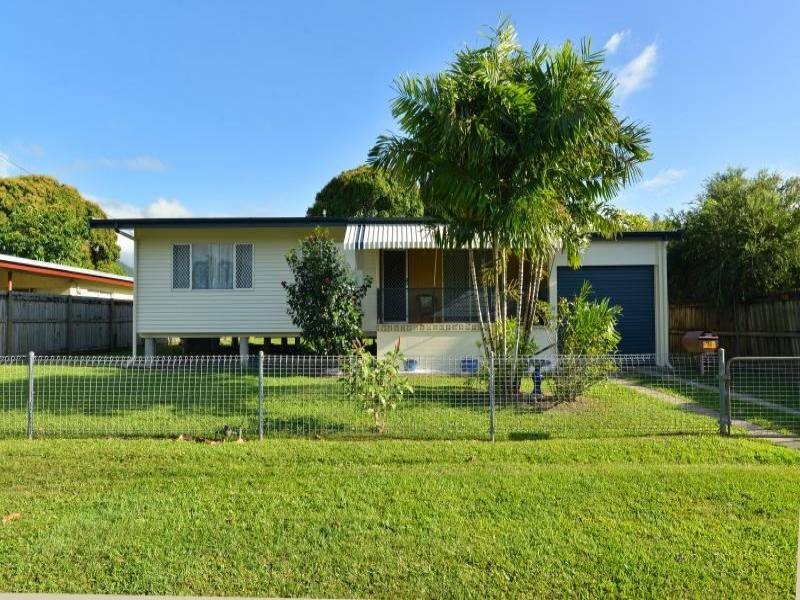 14 Dann St, Mooroobool QLD 4870