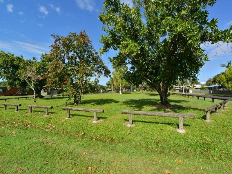 14 Dann St, Mooroobool QLD 4870