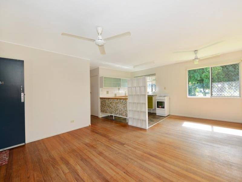 14 Dann St, Mooroobool QLD 4870