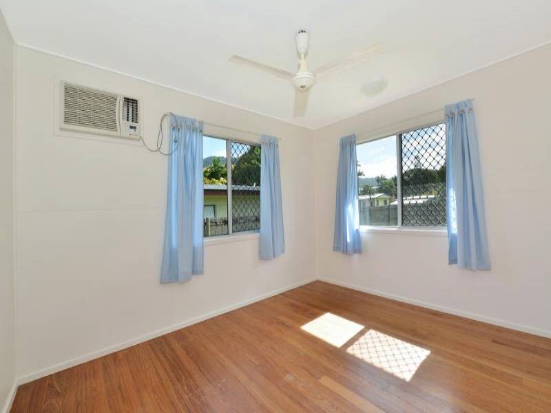 14 Dann St, Mooroobool QLD 4870