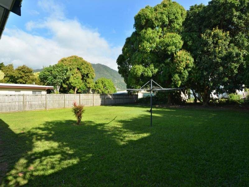 14 Dann St, Mooroobool QLD 4870
