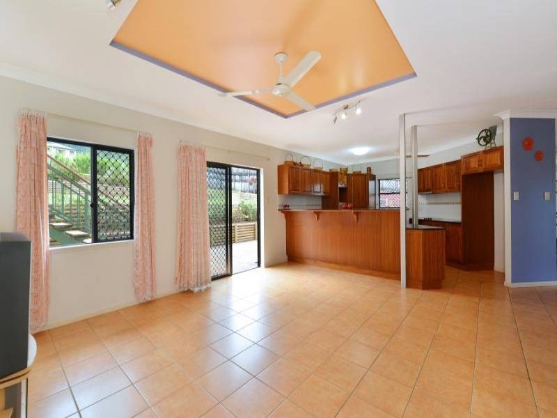 40 Pepperwood Street, Redlynch QLD 4870