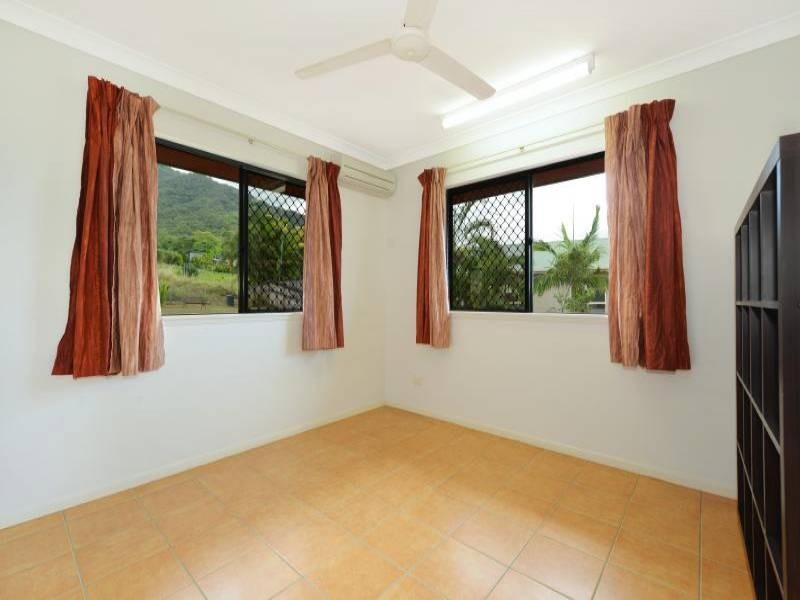 40 Pepperwood Street, Redlynch QLD 4870