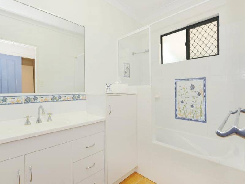 40 Pepperwood Street, Redlynch QLD 4870