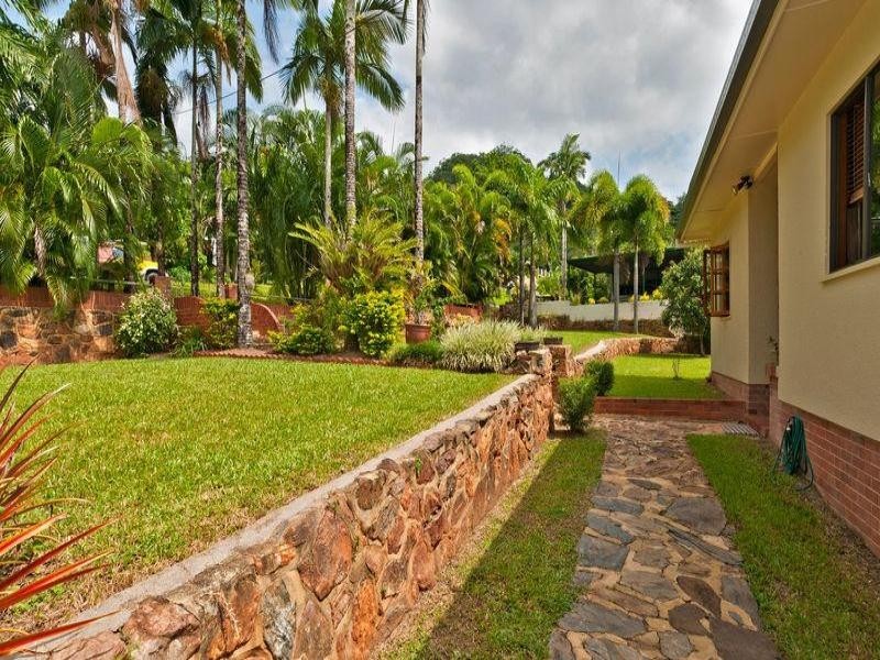 141 Hillview Crescent, Whitfield QLD 4870