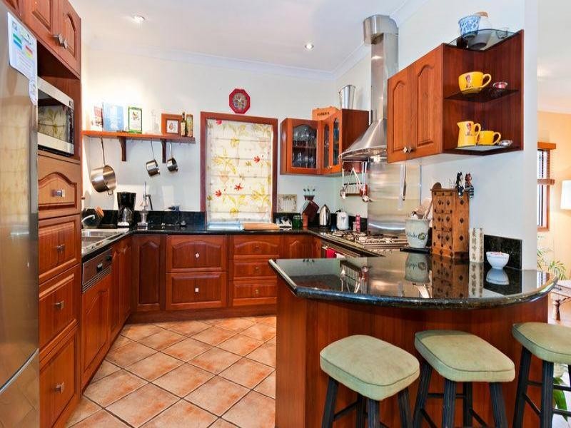 141 Hillview Crescent, Whitfield QLD 4870
