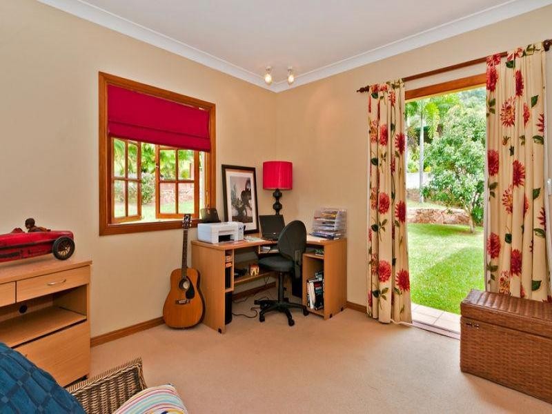 141 Hillview Crescent, Whitfield QLD 4870