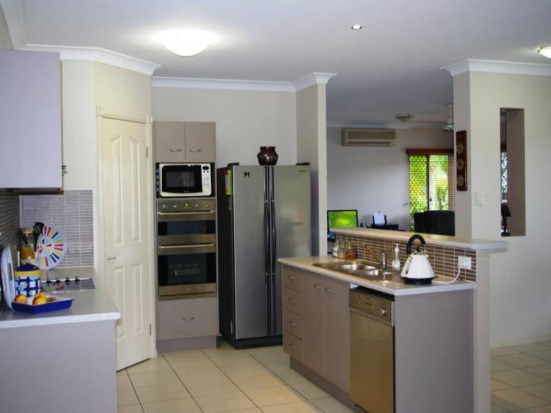 10 Playford Close, Brinsmead QLD 4870
