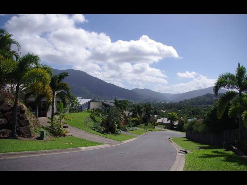 10 Playford Close, Brinsmead QLD 4870
