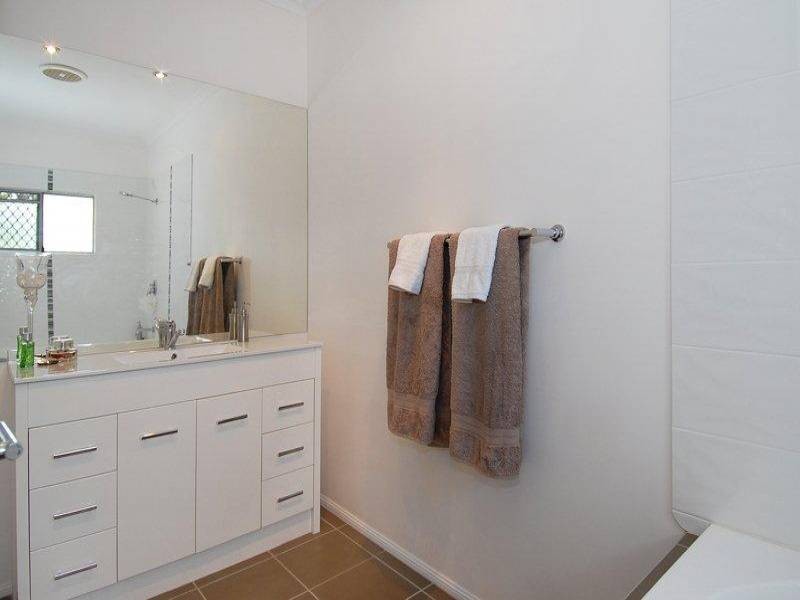 19 Boden St, Edge Hill QLD 4870