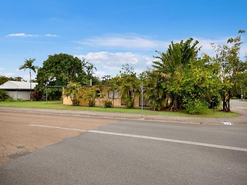 1 Snapper Island Drive, Wonga QLD 4873