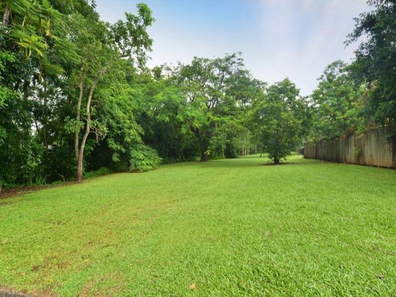 18 McHugh Crescent, Whitfield QLD 4870