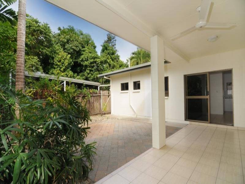1 Prescott Street, Whitfield QLD 4870