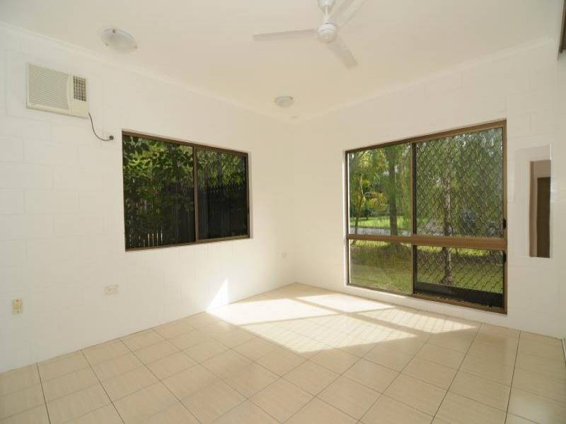 1 Prescott Street, Whitfield QLD 4870