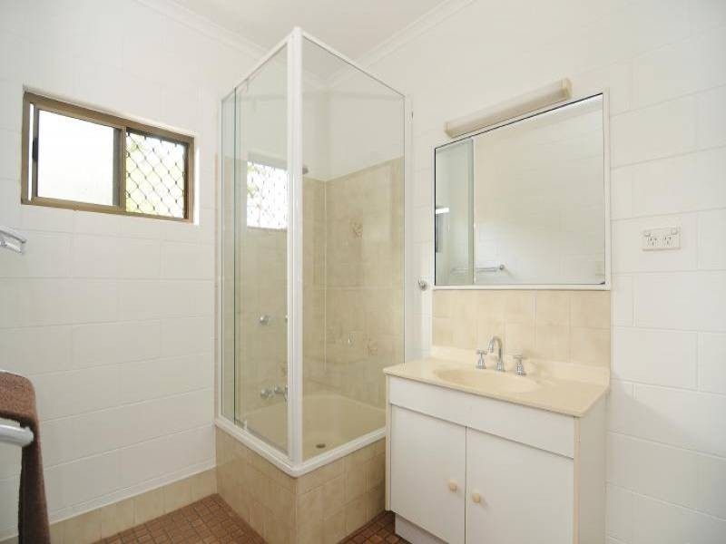 1 Prescott Street, Whitfield QLD 4870